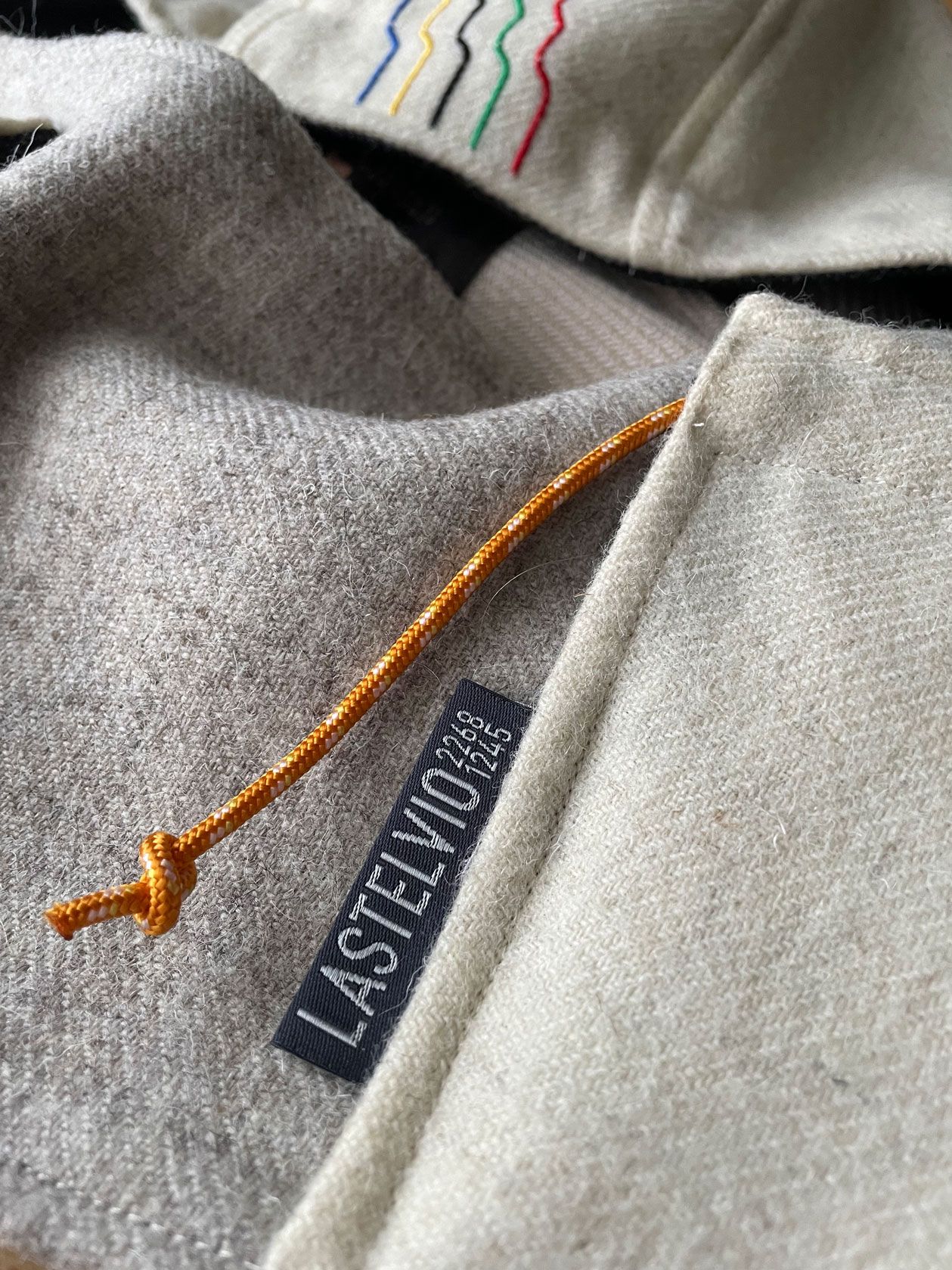 La Stelvio prodotto balaclava dettagli materiale etichetta